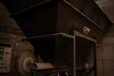 Photography titled "macchina per la cav…" by Lorenzo Corti, Original Artwork, Digital Photography