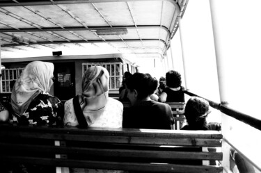 Photographie intitulée "Ferry" par Arnaud Dubois, Œuvre d'art originale, Photographie argentique