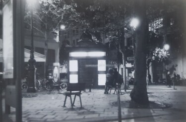 Amoureux capitale lumière Photographie intitulée "Amoureux capitale l…" par Jela Georges, Œuvre d'art originale, Photographie non manipulée