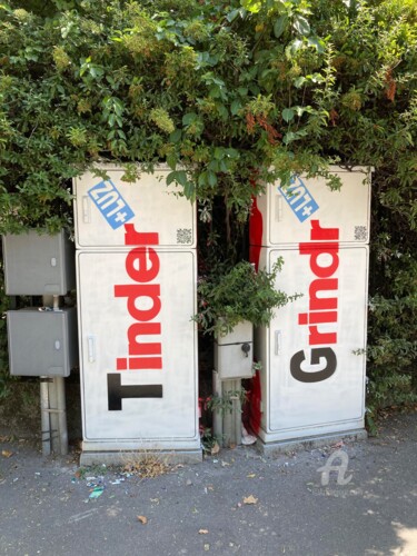 Pittura intitolato "Tinder Grindr" da Luz, Opera d'arte originale, Spray