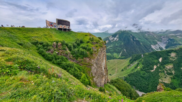Panorama of the Caucasus, Cross Pass, Georgia 제목이 "Panorama of the Cau…"인 사진 Emaga Travels ✈️ By Emaga.Art 🎨로, 원작, 디지털