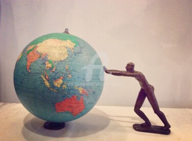 Sculpture intitulée "“Atlas épuisé “" par Elisabeth Faucheur, Œuvre d'art originale, Bronze