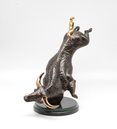 Sculptuur getiteld "Abduction of Europe…" door Volodymyr Mykytenko, Origineel Kunstwerk, Bronzen