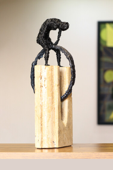 Shattered dream 36x14x15cm 3.4kg Iron, Travertine Sculpture intitulée "Shattered dream 36x…" par Karen Axikyan, Œuvre d'art originale, Métaux