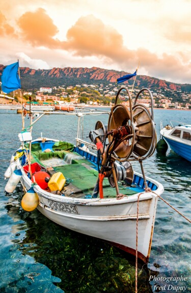 Photographie intitulée "port d'agay" par Frederic Dupuy, Œuvre d'art originale, Photographie numérique