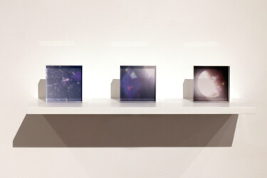 Skulptur mit dem Titel "Flare, triptyque" von Gaëlle Vaillant, Original-Kunstwerk, Glas