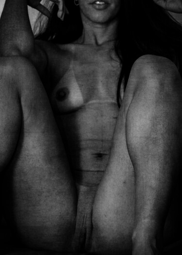 Photography titled "Poised Perfection" by Felipe Hueb, Original Artwork, Digital Photography