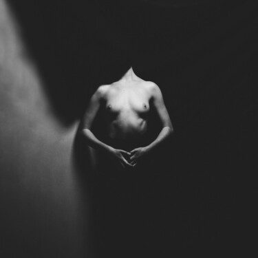 Photography titled "Headless Torso" by Lionel Pesqué, Original Artwork, Non Manipulated Photography
