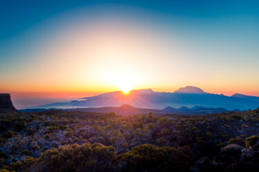 Photography titled "Piton des Neiges" by Jean-Guy Nakars, Original Artwork, Digital Photography