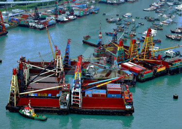 Hong Kong - Construction Ships in Harbor #15 Photographie intitulée "Hong Kong - Constru…" par Clement Tsang, Œuvre d'art originale, Photographie numérique