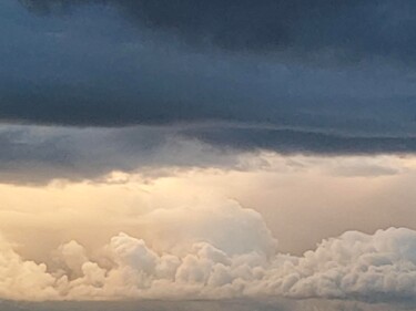 Photographie intitulée "Ciel sombre et nuag…" par Nadia Espi, Œuvre d'art originale, Photographie numérique