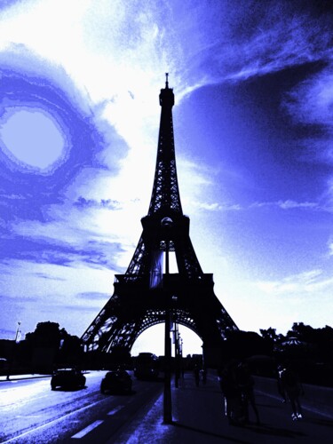 Eiffel Tower Enhanced 17 Photographie intitulée "Eiffel Tower Enhanc…" par Troy Wilson-Ripsom, Œuvre d'art originale, Photographie manipulée