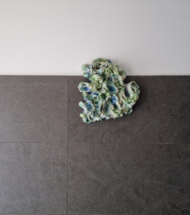 Sculpture titled "Concrezione vertica…" by Renzo De Liberali, Original Artwork, Ceramics