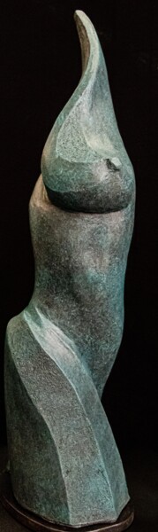 Sculpture titled "impéteuse" by Helene Gobin Langlais, Original Artwork, Terra cotta