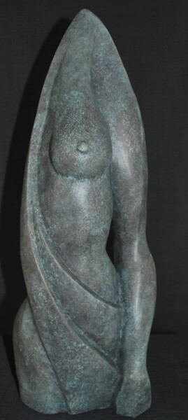 Sculpture titled "discrete" by Helene Gobin Langlais, Original Artwork, Terra cotta