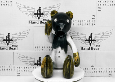雕塑 标题为“Hand Bear / HB-BF017” 由Seven E, 原创艺术品, 树脂