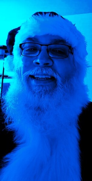 Digitale Kunst mit dem Titel "Blue Christmas" von Troy Wilson-Ripsom, Original-Kunstwerk, Manipulierte Fotografie