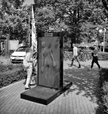 Das Nagelbrett Fotografie getiteld "Das Nagelbrett" door Leopold Brix, Origineel Kunstwerk, Digitale fotografie