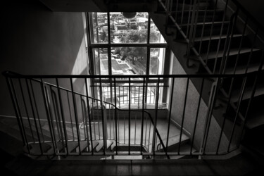 Stairs with a view Photographie intitulée "Stairs with a view" par Frank Verreyken, Œuvre d'art originale, Photographie numérique