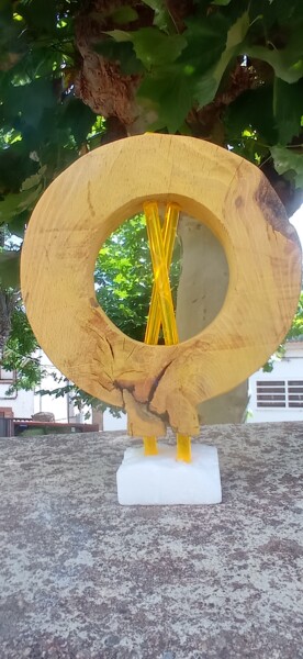 Skulptur mit dem Titel "Parteluz" von Javier Martín, Original-Kunstwerk, Holz