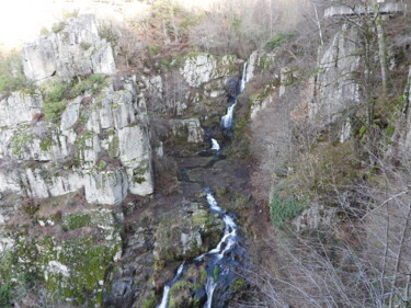 「Cascade du saut du…」というタイトルの写真撮影 Maga Créationsによって, オリジナルのアートワーク, 操作されていない写真