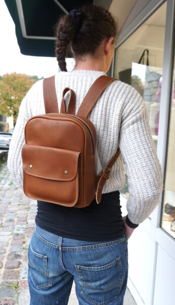 Design intitulée "Sac à dos artisanal…" par Marieke Creation, Œuvre d'art originale, Accessoires
