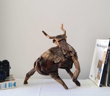 "Driftwood Bull" başlıklı Heykel M. Engin Akabali tarafından, Orijinal sanat, Ahşap