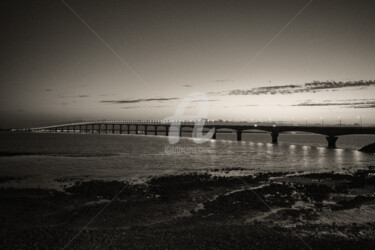 Fotografía titulada "le pont de l'île de…" por A.T Photographie, Obra de arte original, Fotografía digital