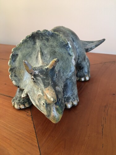 雕塑 标题为“TRICERATOPS” 由Régine Peltier, 原创艺术品, 兵马俑