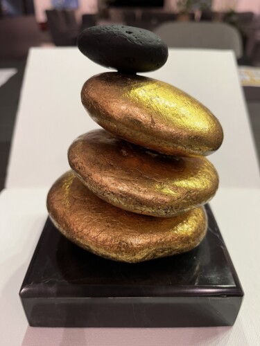 제목이 "Just Zen Stones"인 조형물 Seda Eyuboglu로, 원작, 돌