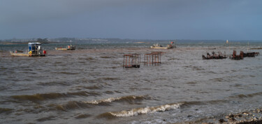 Carantec, chantier ostréicole du Varquez 2. Photographie intitulée "Carantec, chantier…" par Thierry Martin, Œuvre d'art originale, Photographie numérique