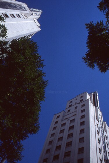 Photographie intitulée "Grattes ciel" par Ida Arundo, Œuvre d'art originale, Photographie argentique