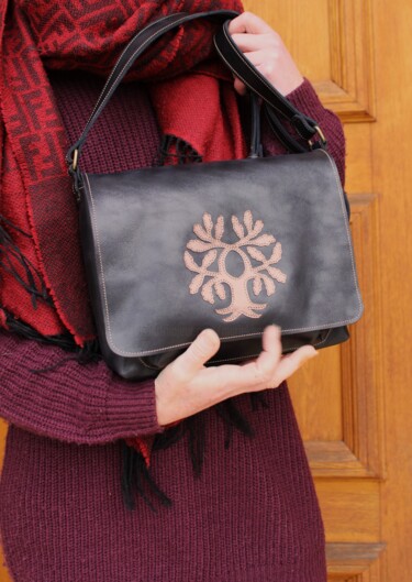 Design intitulée "Sac bandoulière en…" par Marieke Creation, Œuvre d'art originale, Accessoires