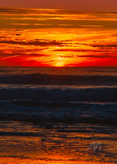 Sunset on the Ocean - Photography Photographie intitulée "Sunset on the Ocean…" par Maxime Guengant, Œuvre d'art originale, Photographie numérique