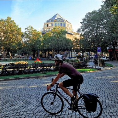 Photographie intitulée "Le cycliste" par Marie Dubois, Œuvre d'art originale, Photographie non manipulée