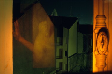 Autoportrait rue Adolphe Moitié Photographie intitulée "Autoportrait rue Ad…" par Julien Mérieau, Œuvre d'art originale, Photographie non manipulée