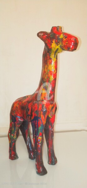 雕塑 标题为“La girafe de profil…” 由Bega, 原创艺术品, 纸张纸浆