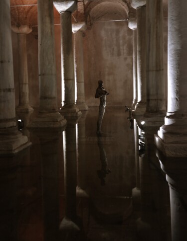Photography titled "Dark Reflection" by Lavinia, Original Artwork, Digital Photography
