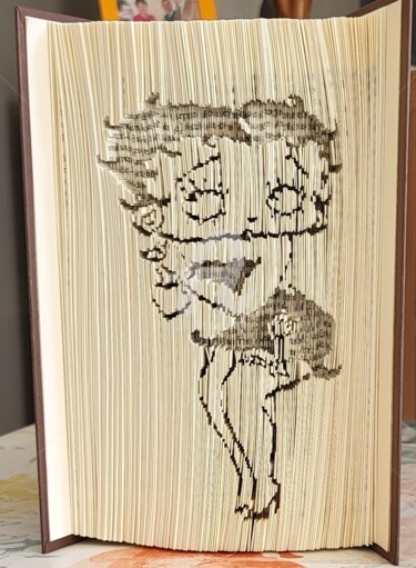 Sculpture intitulée "2024-06-POO POO PEE…" par Sye, Œuvre d'art originale, Papier