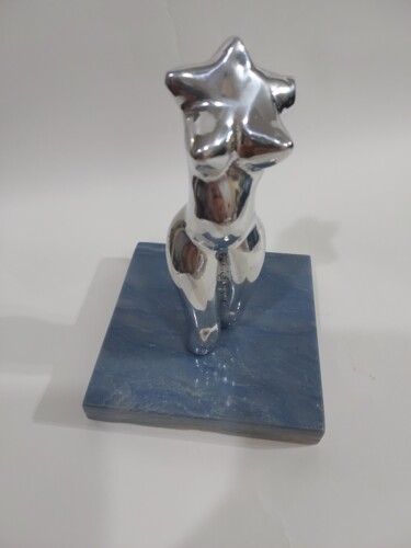 雕塑 标题为“Sculpture woman pre…” 由Ricardo Navarro, 原创艺术品, 铝