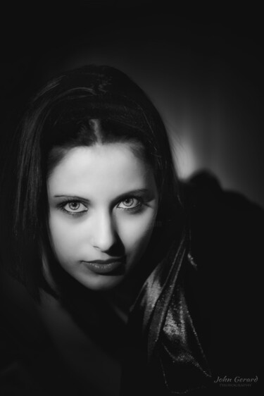 Φωτογραφία με τίτλο "Isa black&white III" από John Gerard, Αυθεντικά έργα τέχνης, Ψηφιακή φωτογραφία