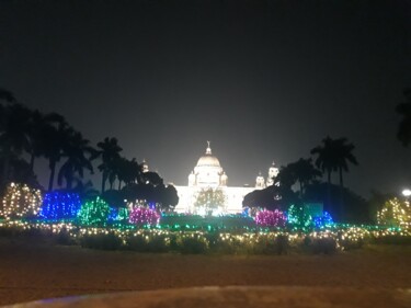 Victoria Memorial on Christmas day Photography titled "Victoria Memorial o…" by Avik Chakravorty, Original Artwork, Non Manipulated Photography