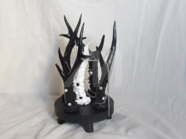 Escultura intitulada "Liés" por Kaouteur Souibgui, Obras de arte originais, Osso