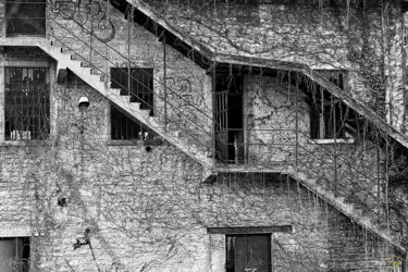 Usine Mermoz - Façade usine Fotografie mit dem Titel "Usine Mermoz - Faça…" von Philippe Rozier (Photo-EOS), Original-Kunstwerk, Digitale Fotografie