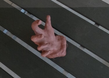 Sculpture intitulée "Donne moi" par Sonia Verin, Œuvre d'art originale, Argile