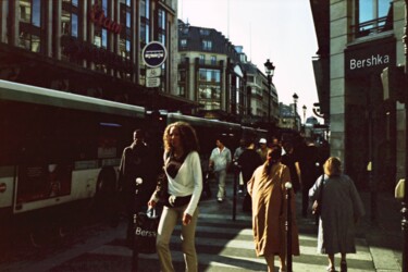 Photographie intitulée "Les trois bus" par Jérome Chuilon, Œuvre d'art originale, Photographie argentique