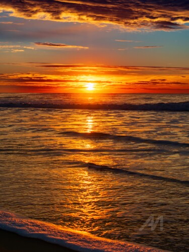 Sunset over the waves - Photography Photographie intitulée "Sunset over the wav…" par Maxime Guengant, Œuvre d'art originale, Photographie numérique