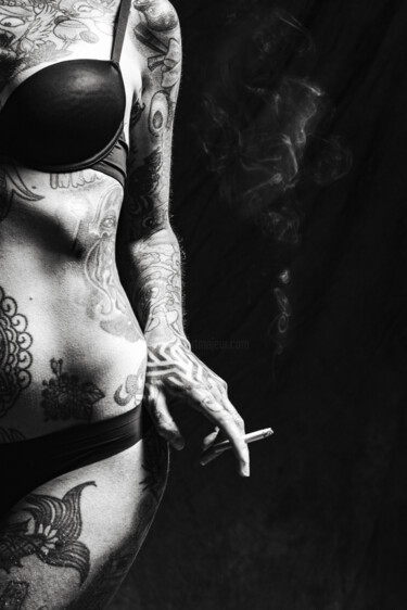Photography titled "Subtil fumée" by Jnt Lte, Original Artwork, Digital Photography