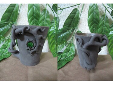 雕塑 标题为“Clay cup with glass” 由Miša Cajnko, 原创艺术品, 陶瓷