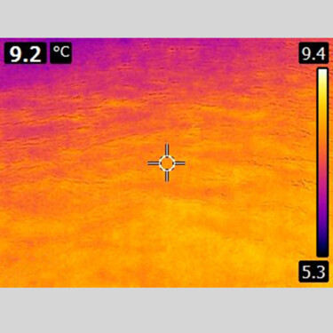 Walking the Thames: 9.2 Celsius Photographie intitulée "Walking the Thames:…" par Christelle Viviers, Œuvre d'art originale, Photographie numérique